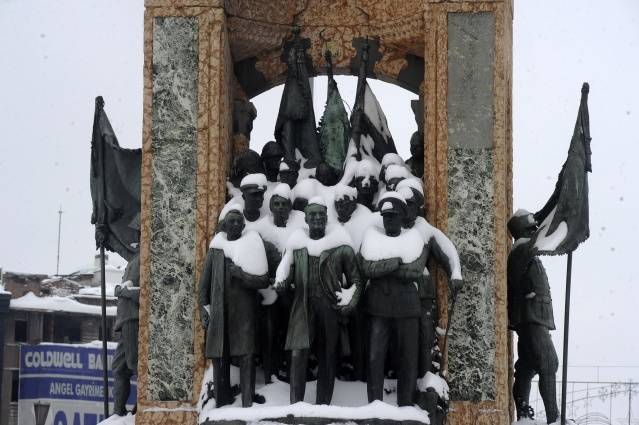 İstanbul'dan kar manzaraları