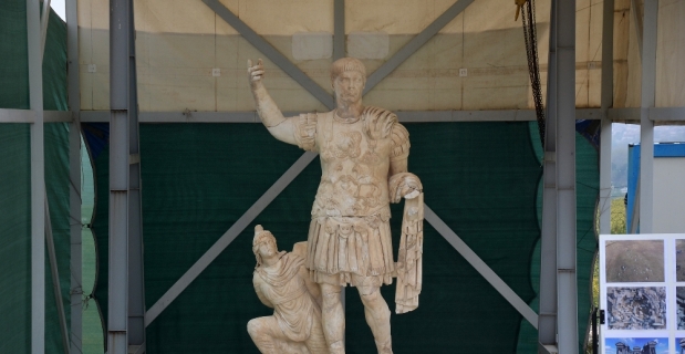 Denizli’de 1906 yıllık heykel Laodikya’da bulundu