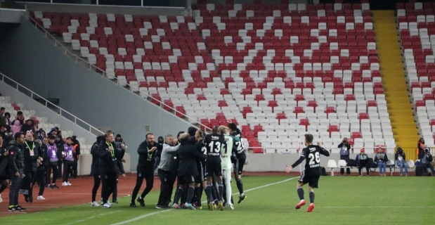 Spor Toto Süper Lig: DG Sivasspor: 1 - Beşiktaş: 2 (Maç sonucu)