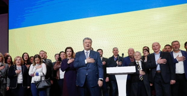 Ukrayna’da seçimin galibi komedyen Zelenskiy