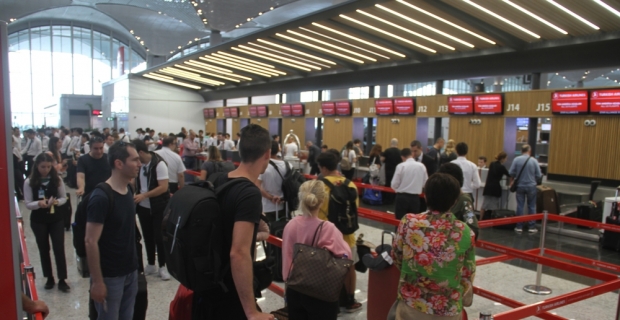 İstanbul Havalimanı’nda bayram hareketliliği sürüyor