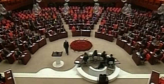 Mecliste İYİ Partili ve HDP’li vekil arasında terör tartışması