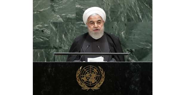 İran Cumhurbaşkanı Ruhani: “İran’ı yaptırım, baskı ve fakirlik silahı ile teslim olmaya zorlayanlarla asla müzakere yapmayız”