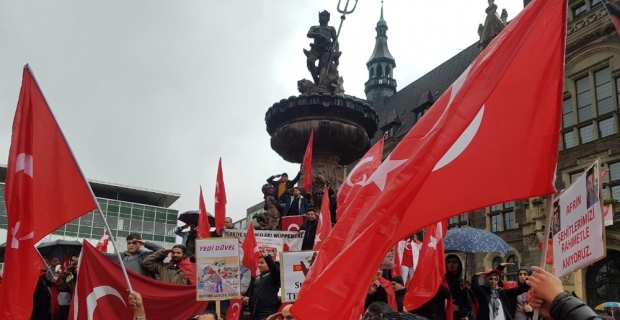 Almanya’daki Türklerden Barış Pınarı Harekatı’na destek