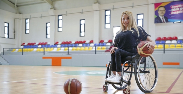 Avrupa’da forma giyecek ilk Türk kadın basketbolcu oldu