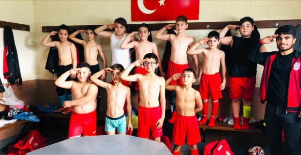 Belçika’da asker selamı veren Türk kulübüne soruşturma