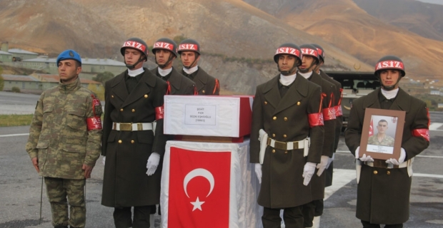 Hakkari’de şehit olan asker törenle memleketine uğurlandı