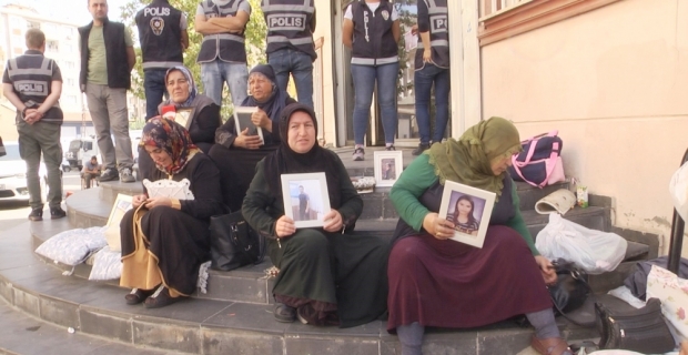 HDP önündeki ailelerin evlat nöbeti 44’üncü gününde