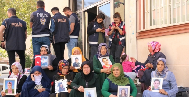HDP önündeki ailelerin evlat nöbeti 45’inci gününde