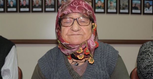 Şehit annesi: "Atın hemen uçağa harekata beni de götürün"