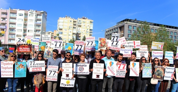Antalya’da işten çıkartılan tiyatroculardan eylem