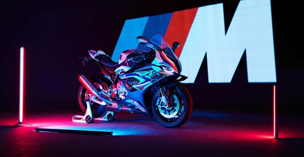 BMW Motorrad’ın İlk M Motosikleti BMW M 1000 RR Tutkunlarıyla Buluşmaya Hazırlanıyor