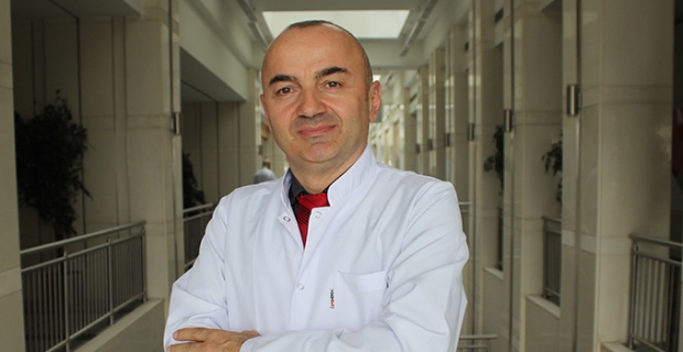 Op. Dr. Yusuf Avni Yılmaz: "Uzun süre ekrana bakmak miyop sebebi"