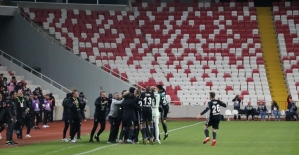 Spor Toto Süper Lig: DG Sivasspor: 1 - Beşiktaş: 2 (Maç sonucu)