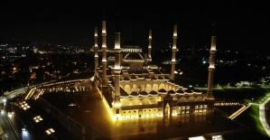 Vatandaşlar Mehmetçik için Çamlıca Camii’ne koştu
