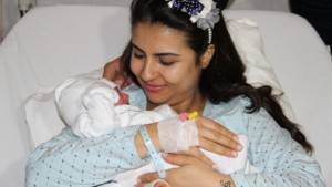 İzmir’de yeni yılın ilk bebeği Ozan Ali oldu