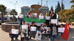Suriyeli çocuklardan sessiz Halep protestosu